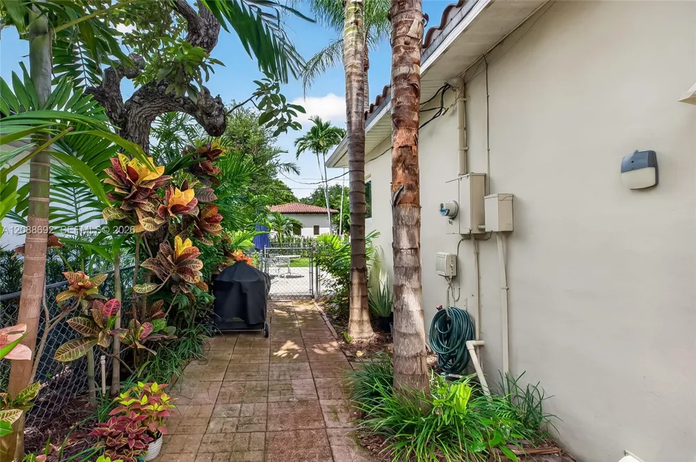 439 Candia Ave Coral Gables, FL 33134