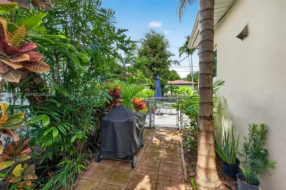 439 Candia Ave Coral Gables, FL 33134
