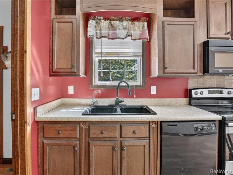 5994 Lake Sanford Road Edenville Township, MI 48657