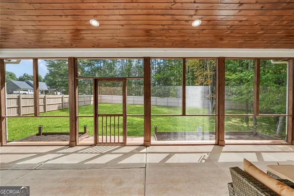 2835 Shadowstone WAY Winder, GA 30680