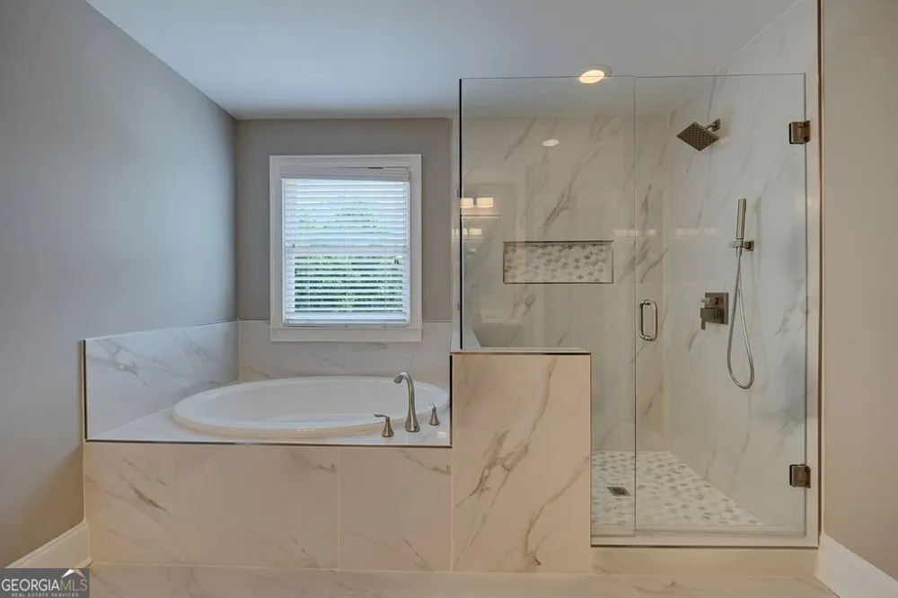 11760 Stratham DR Alpharetta, GA 30009