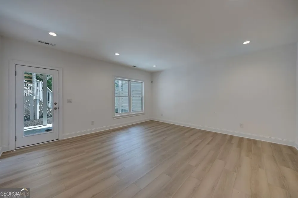 11760 Stratham DR Alpharetta, GA 30009