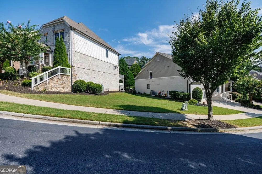 11760 Stratham DR Alpharetta, GA 30009