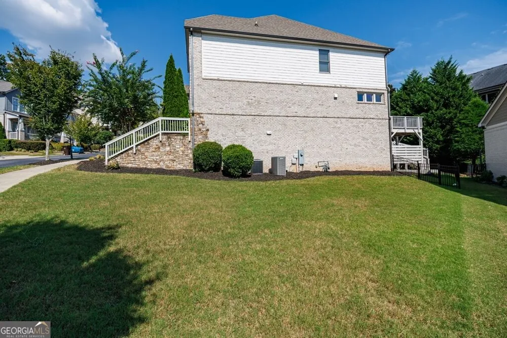 11760 Stratham DR Alpharetta, GA 30009