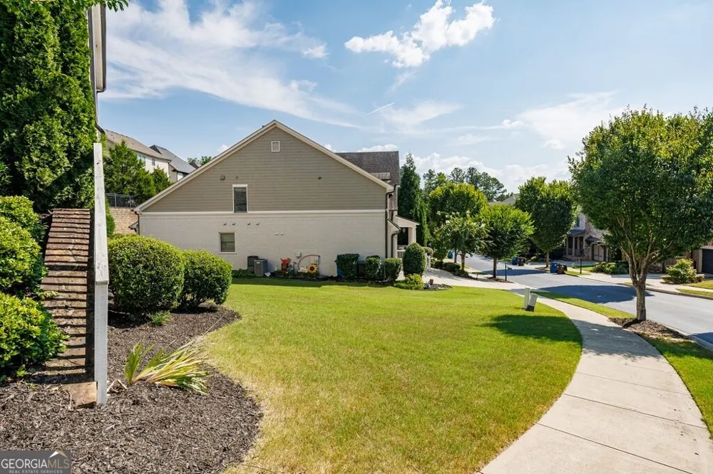 11760 Stratham DR Alpharetta, GA 30009