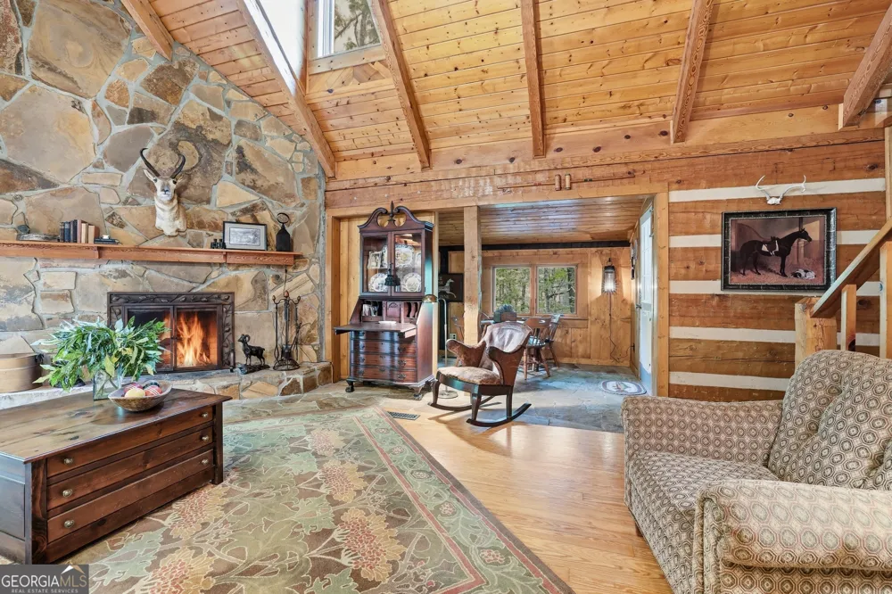 320 Sweetwater DR Clarkesville, GA 30523
