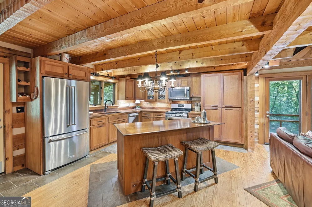 320 Sweetwater DR Clarkesville, GA 30523