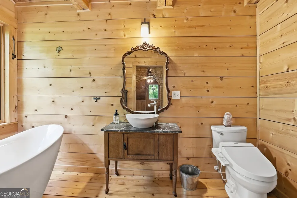 320 Sweetwater DR Clarkesville, GA 30523