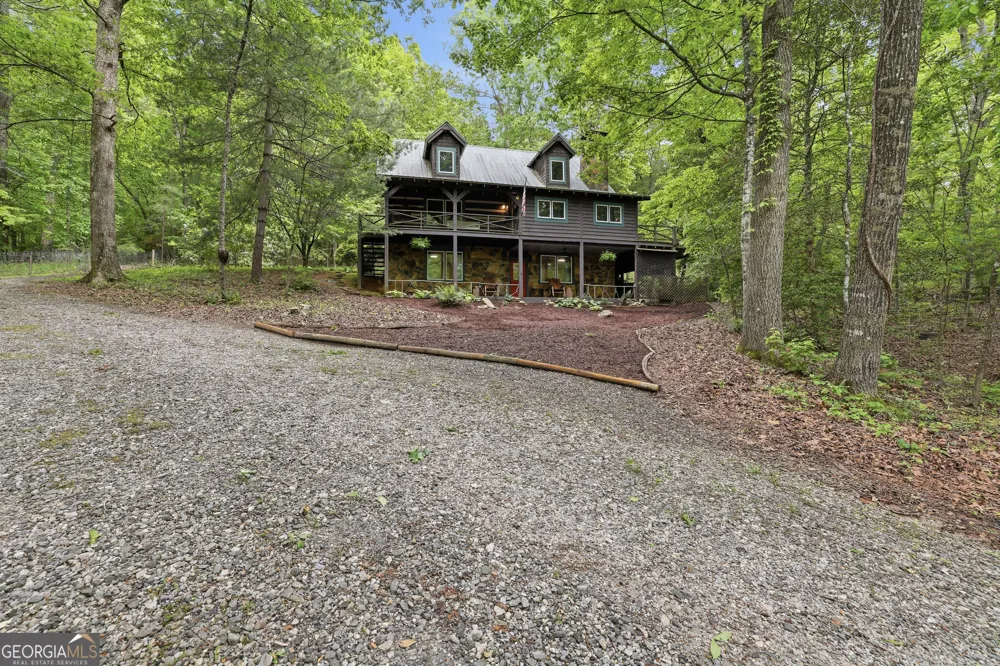 320 Sweetwater DR Clarkesville, GA 30523