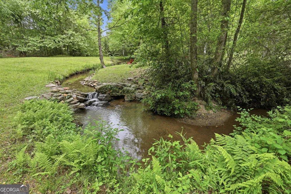 320 Sweetwater DR Clarkesville, GA 30523
