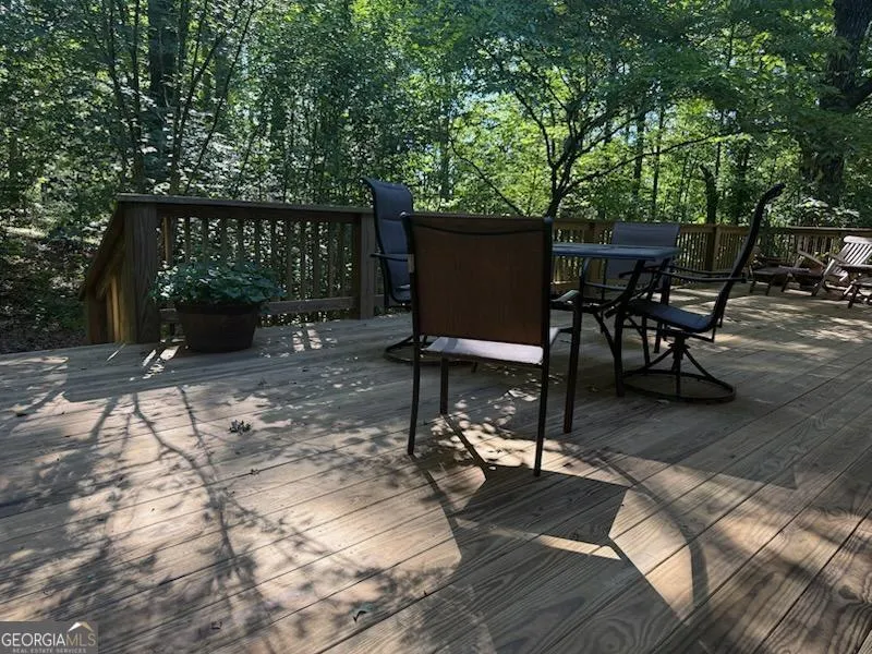 320 Sweetwater DR Clarkesville, GA 30523