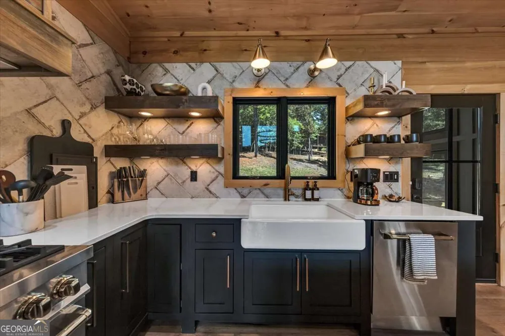 161 River Rock LN Blue Ridge, GA 30513