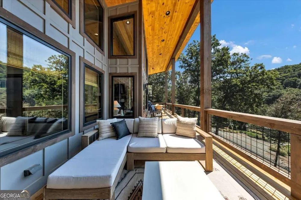 161 River Rock LN Blue Ridge, GA 30513