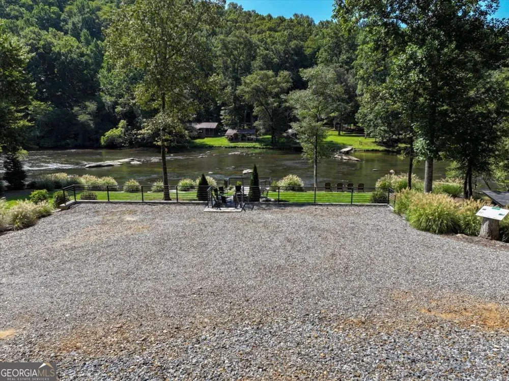 161 River Rock LN Blue Ridge, GA 30513
