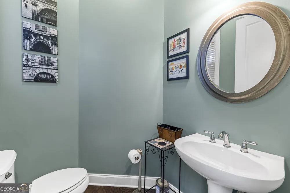 5100 Waters Edge TRL Roswell, GA 30075