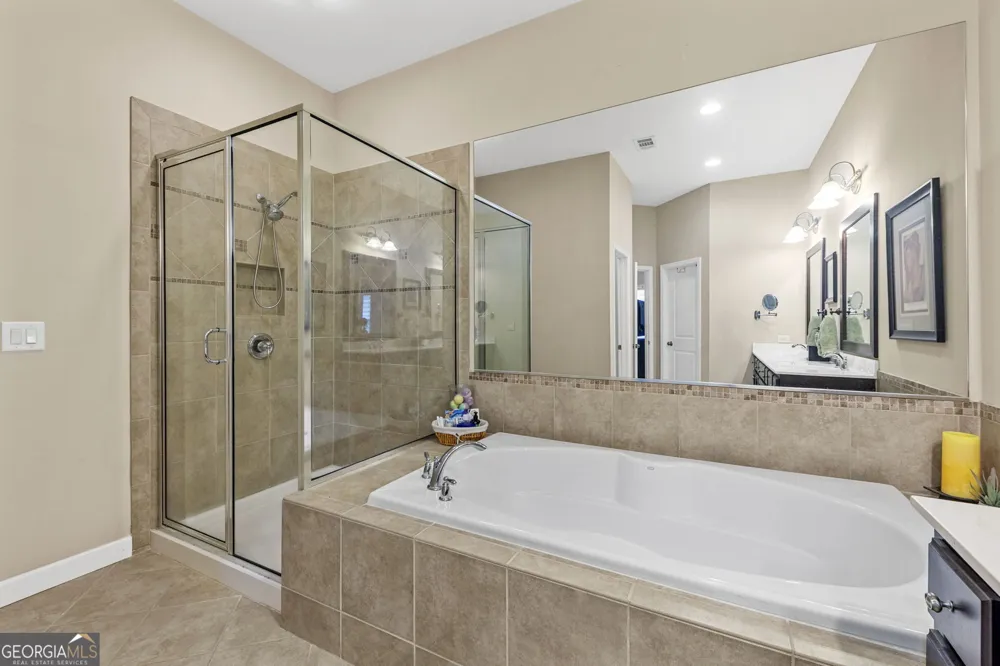 5100 Waters Edge TRL Roswell, GA 30075