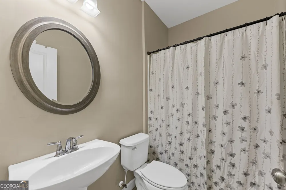 5100 Waters Edge TRL Roswell, GA 30075