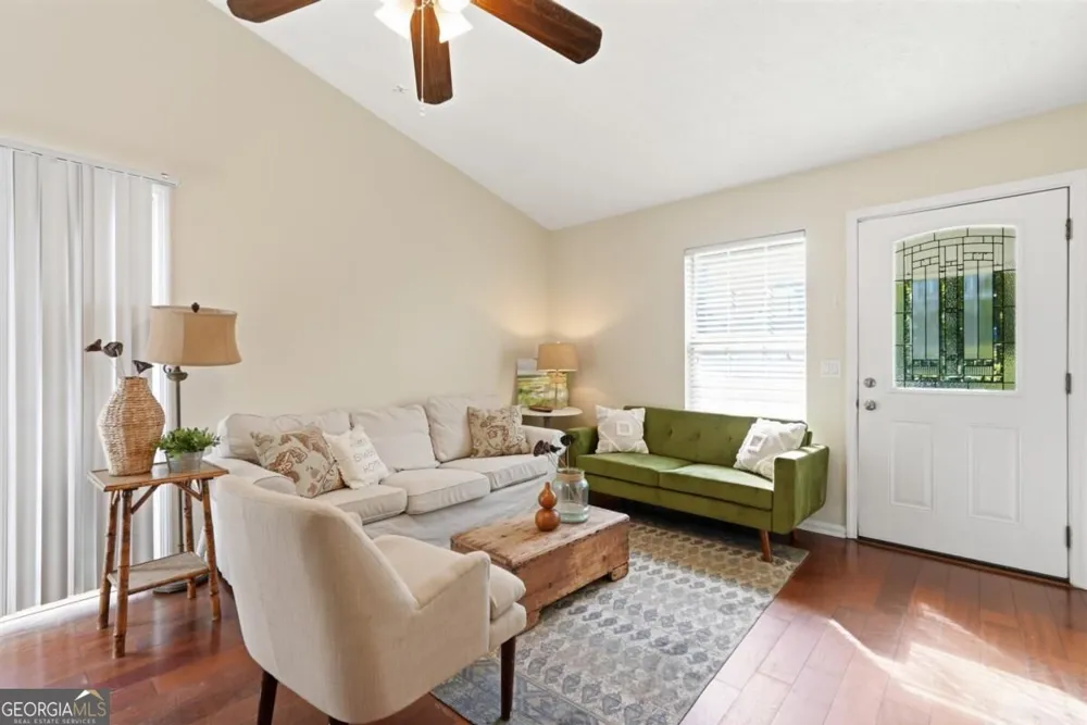 2 E White Hawthorne DR Savannah, GA 31419