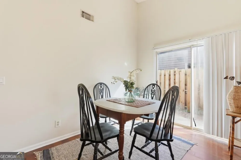 2 E White Hawthorne DR Savannah, GA 31419