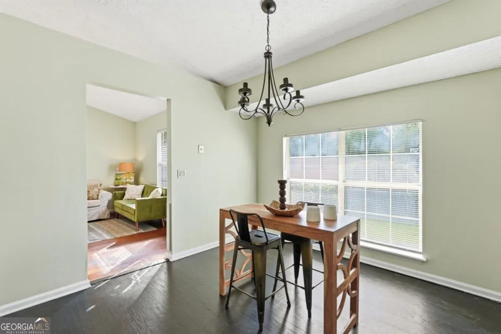2 E White Hawthorne DR Savannah, GA 31419