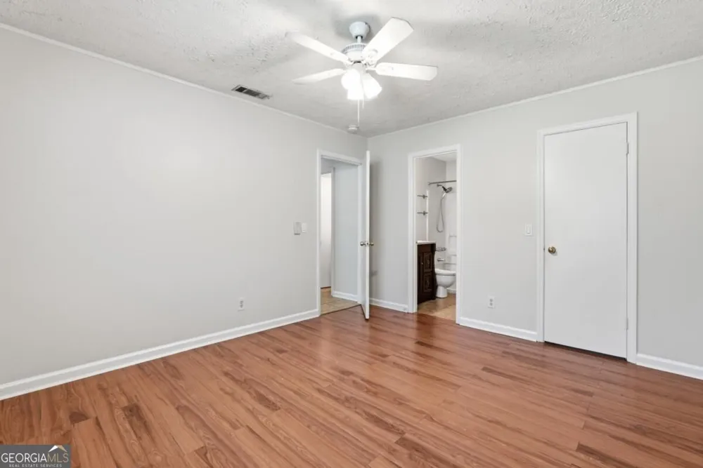 2 E White Hawthorne DR Savannah, GA 31419