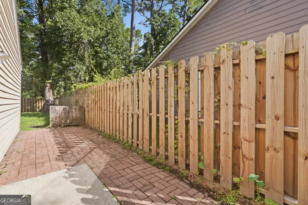 2 E White Hawthorne DR Savannah, GA 31419