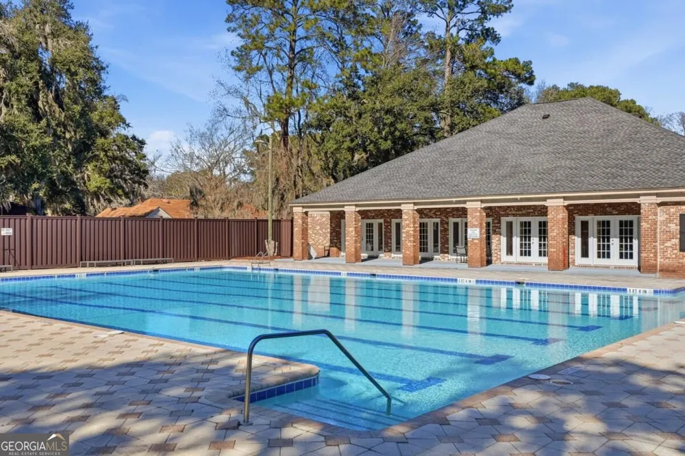 2 E White Hawthorne DR Savannah, GA 31419