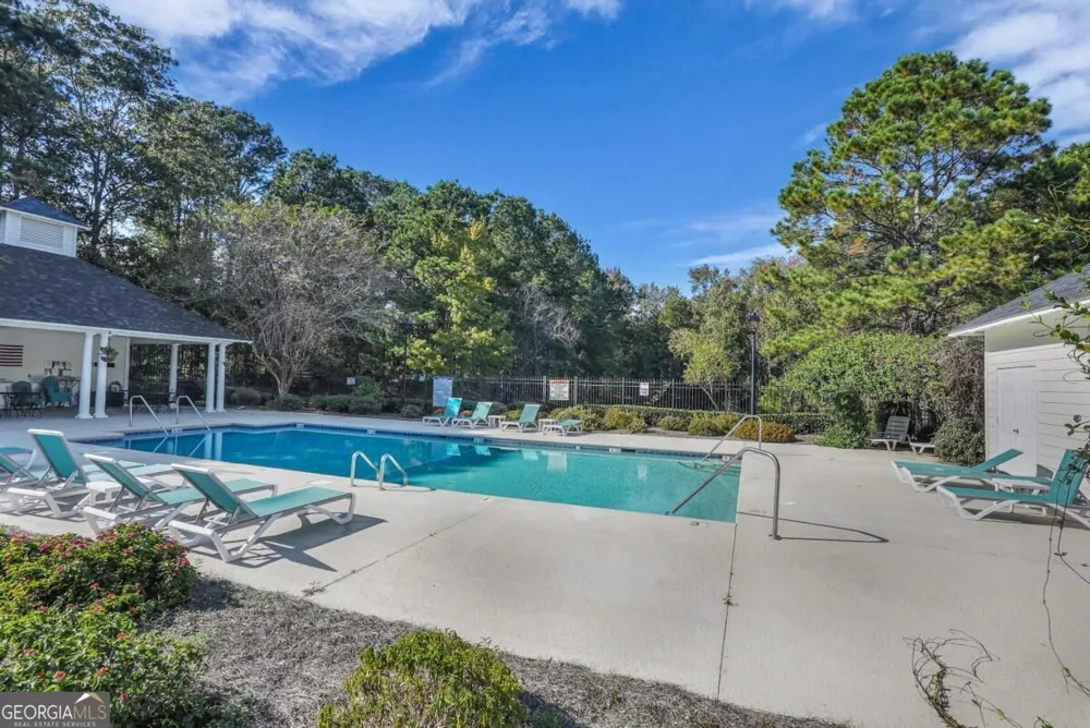 2 E White Hawthorne DR Savannah, GA 31419
