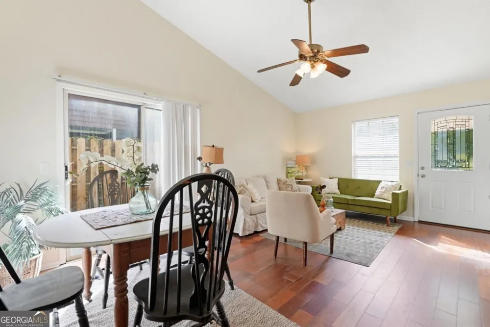 2 E White Hawthorne DR Savannah, GA 31419