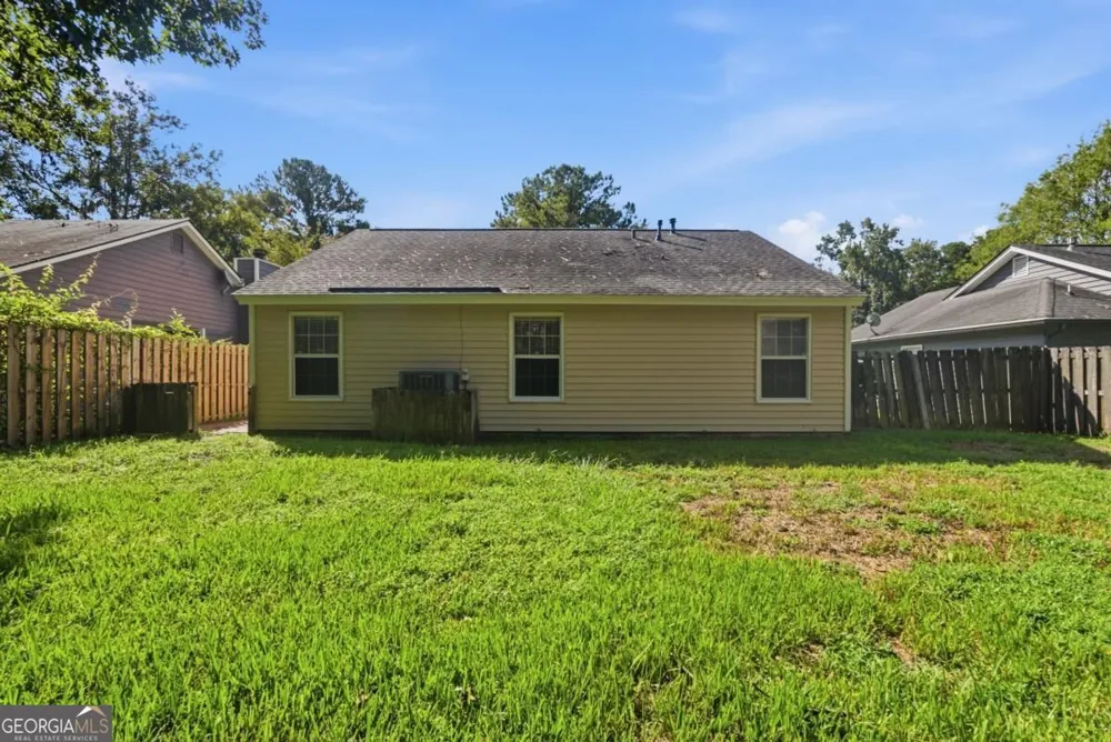 2 E White Hawthorne DR Savannah, GA 31419