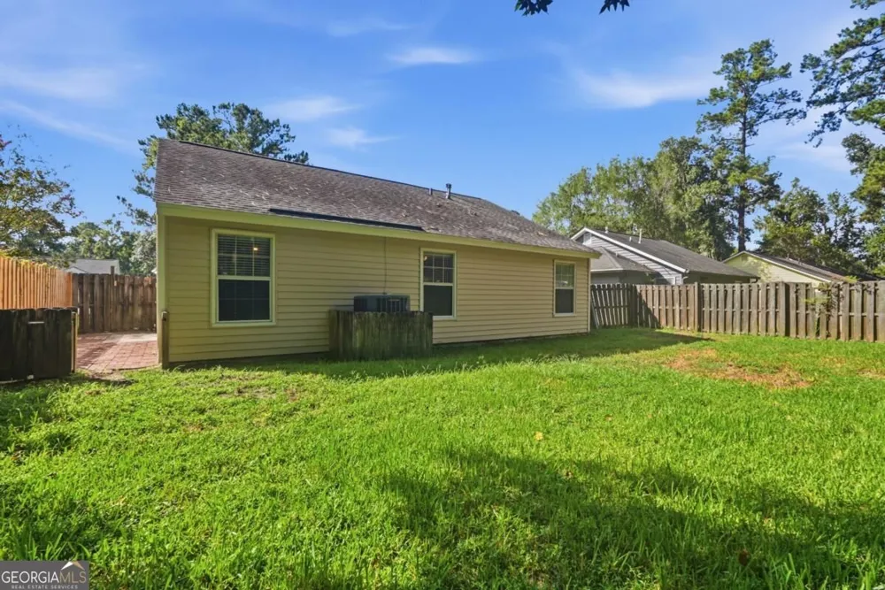 2 E White Hawthorne DR Savannah, GA 31419