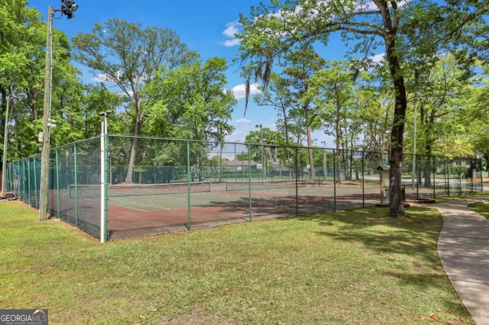 2 E White Hawthorne DR Savannah, GA 31419