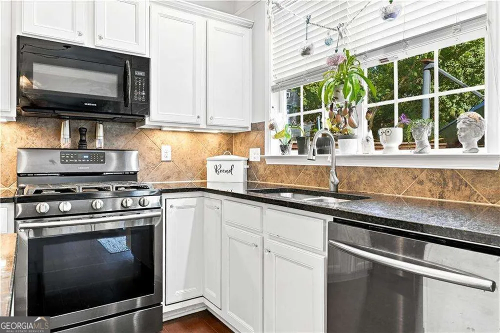 821 Poplar TER Canton, GA 30115