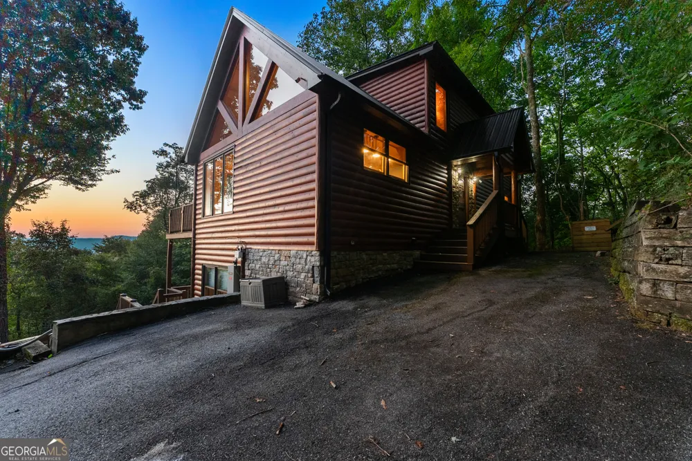 144 Point Of View Blue Ridge, GA 30513