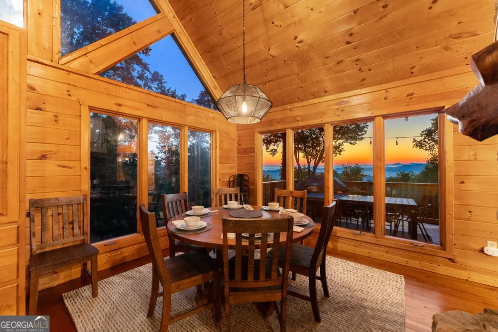 144 Point Of View Blue Ridge, GA 30513