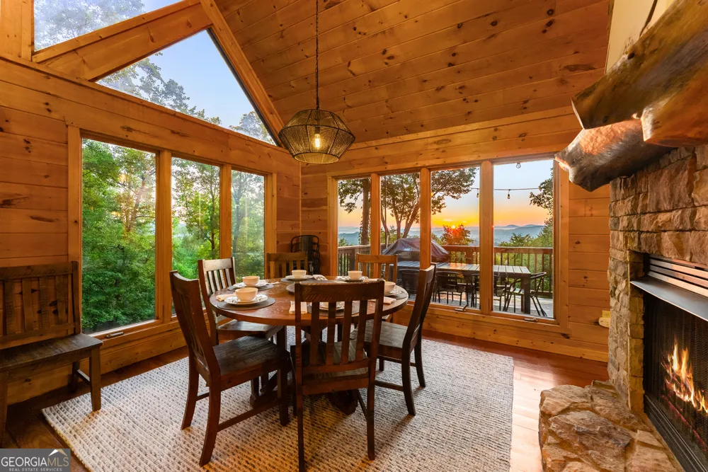144 Point Of View Blue Ridge, GA 30513