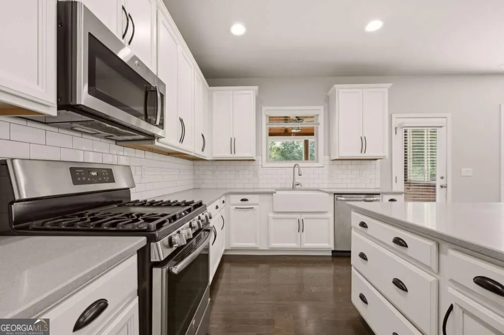 2228 Lakeview Bend WAY Buford, GA 30519