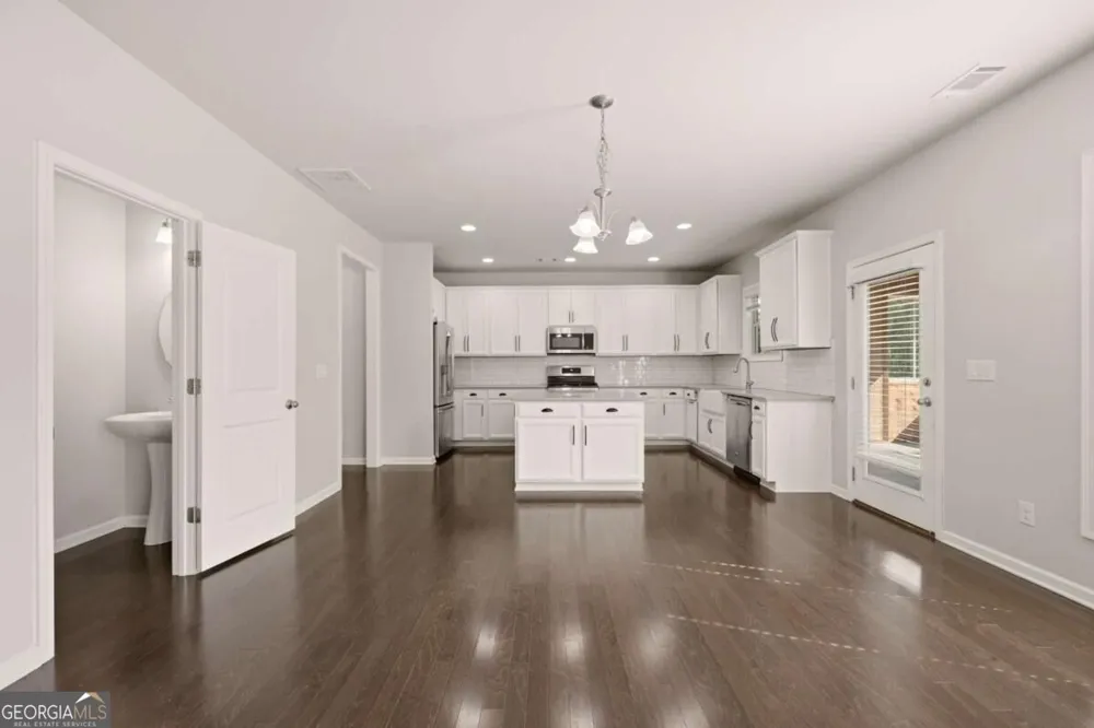 2228 Lakeview Bend WAY Buford, GA 30519