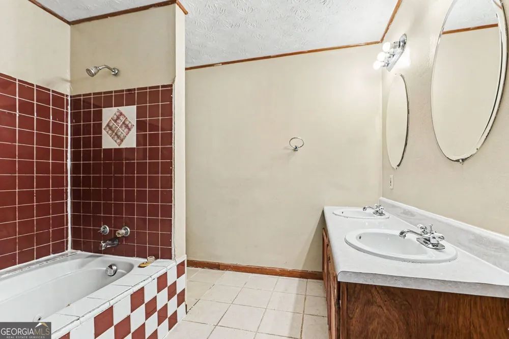 2353 Shire CT Austell, GA 30106