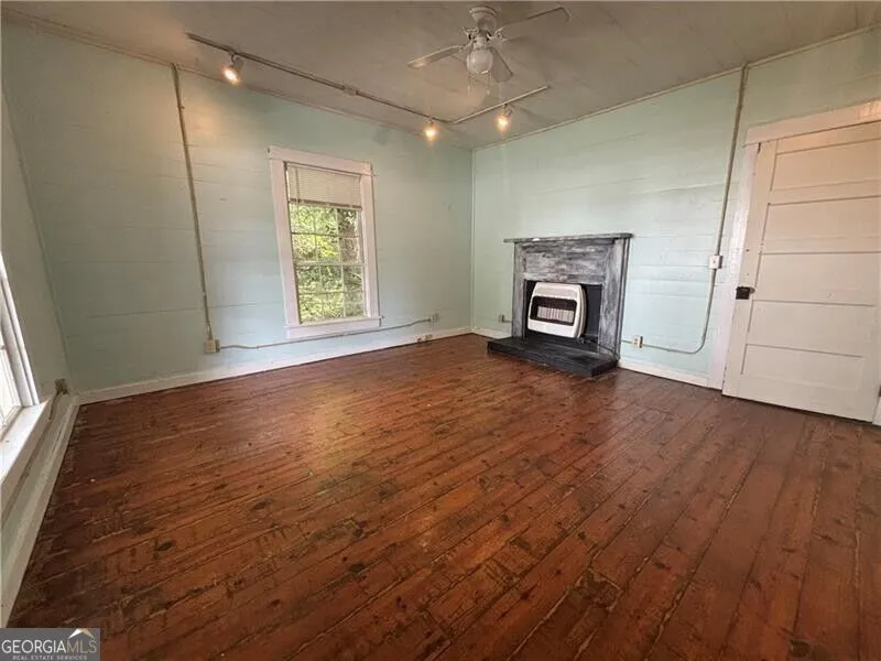 232 Main ST E Dahlonega, GA 30533