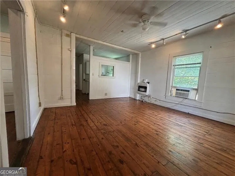 232 Main ST E Dahlonega, GA 30533