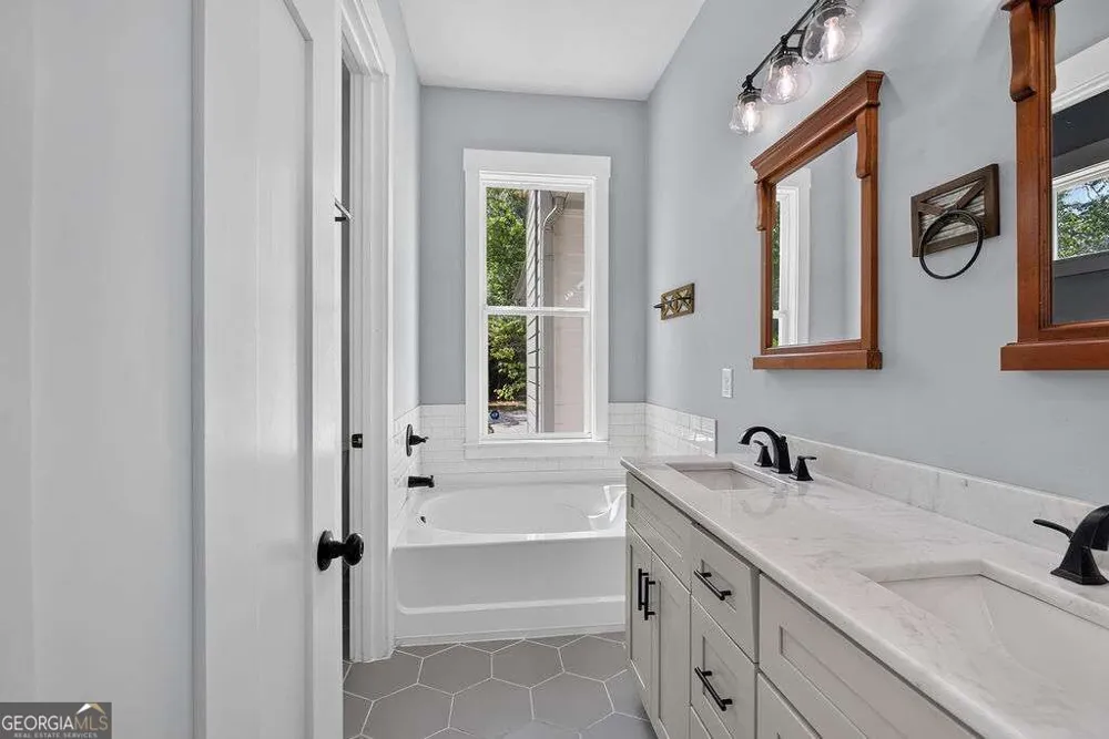 54 Roscoe RD Newnan, GA 30263