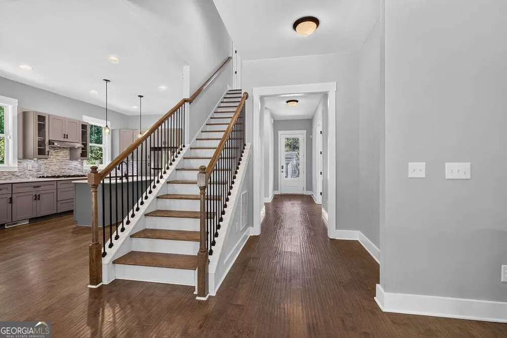 54 Roscoe RD Newnan, GA 30263