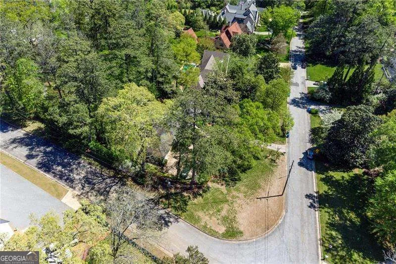 349 Pineland RD NW Atlanta, GA 30342
