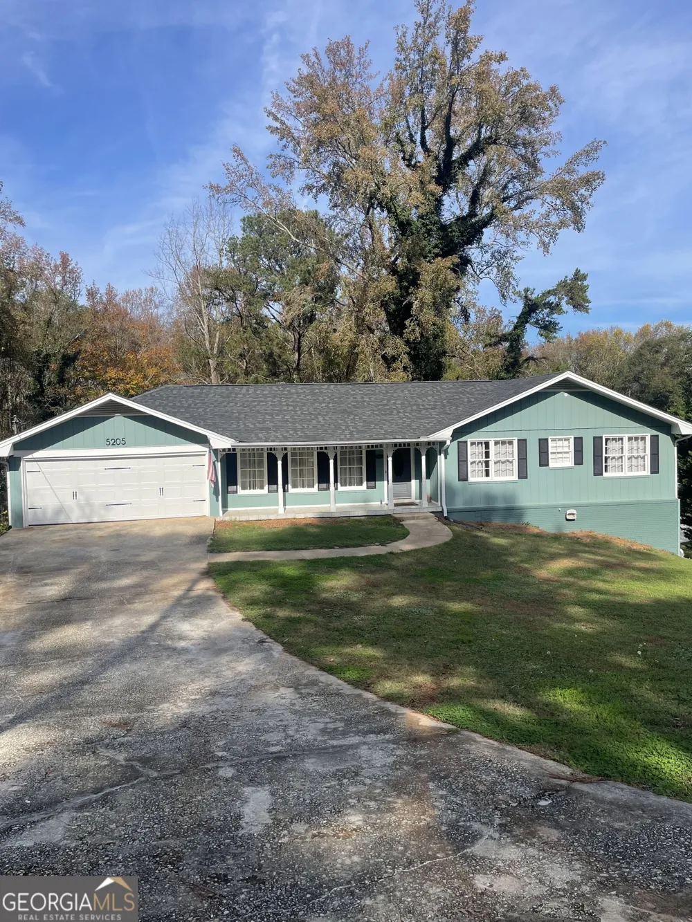 5205 Corinth CIR Stone Mountain, GA 30087