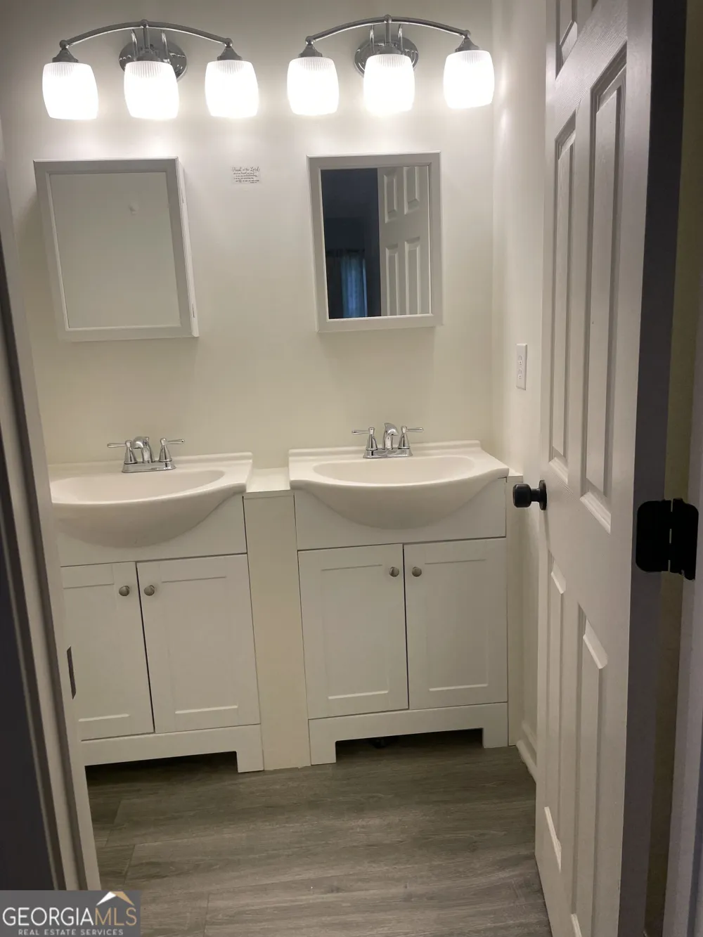 5205 Corinth CIR Stone Mountain, GA 30087