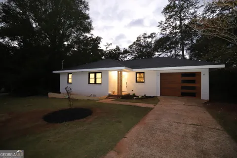 404 College AVE