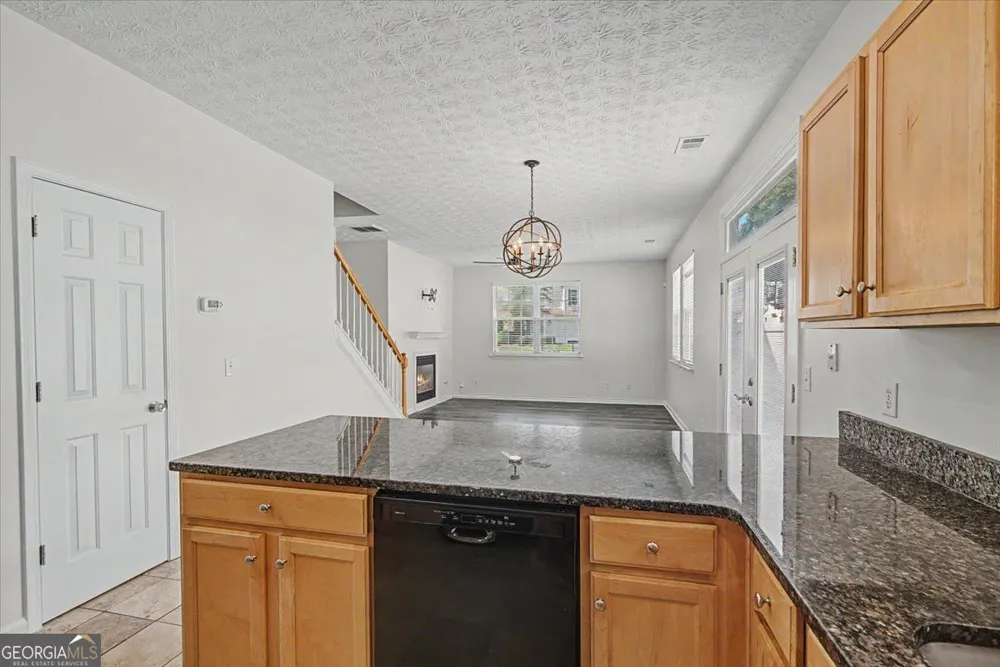 980 Windcroft CIR NW Acworth, GA 30101