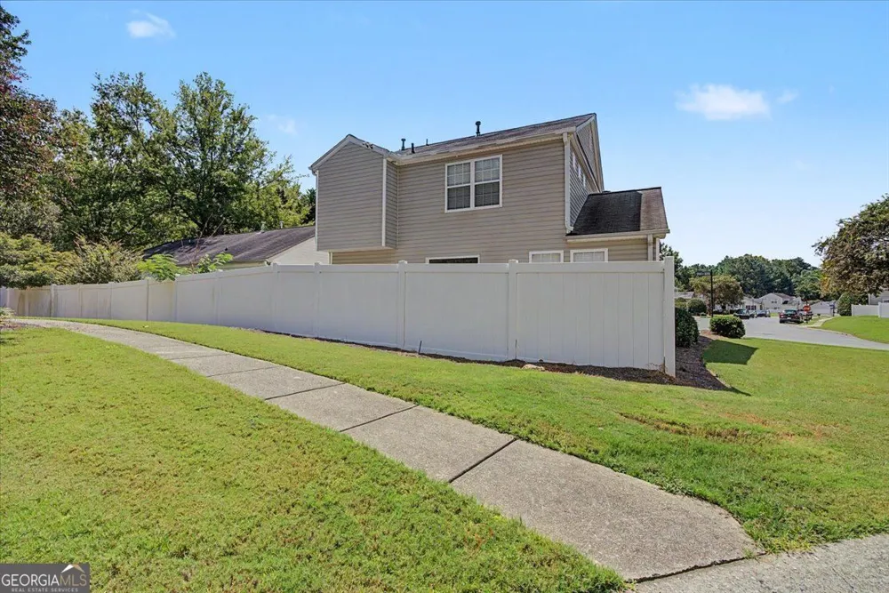 980 Windcroft CIR NW Acworth, GA 30101