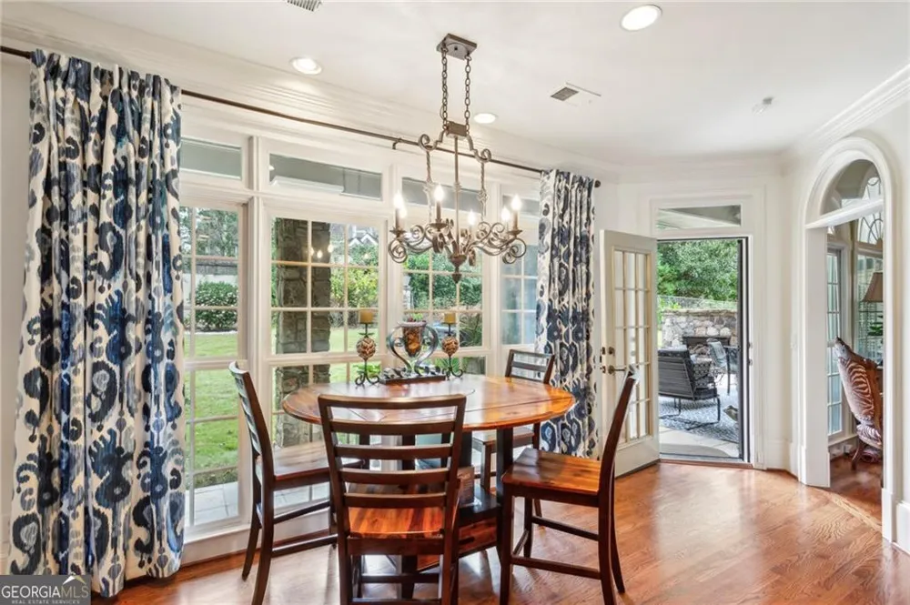 125 Claridge DR Sandy Springs, GA 30342